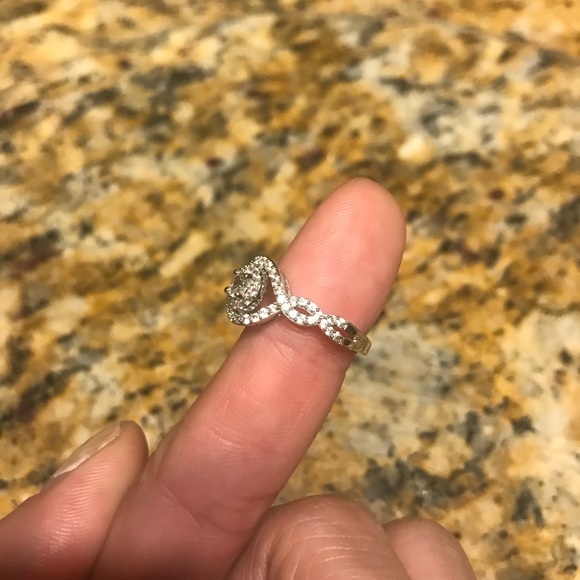Macy's 14K White Gold White Engagement Rin… - Picture 5 of 8